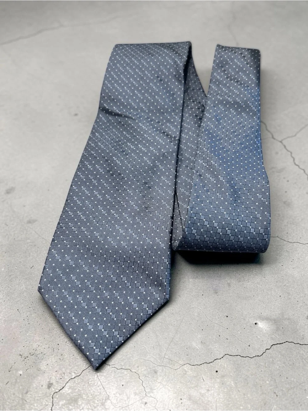 Calvin Klein Men’s Blue Geometric Micro Dot Necktie Tie NWT $65 Designer